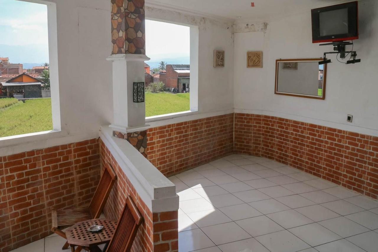 Wisma Vandera Syariah Garut Mitra Reddoorz Exterior foto