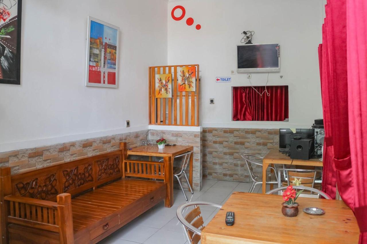 Wisma Vandera Syariah Garut Mitra Reddoorz Exterior foto